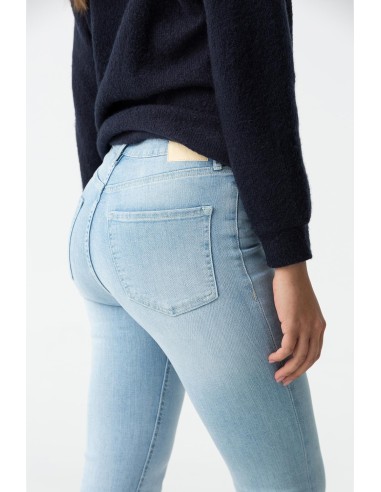 JEANS-AZUL-CLARO-ACAMPAMDOS-TIRO-ALTO-ZOE-TIFFOSI
