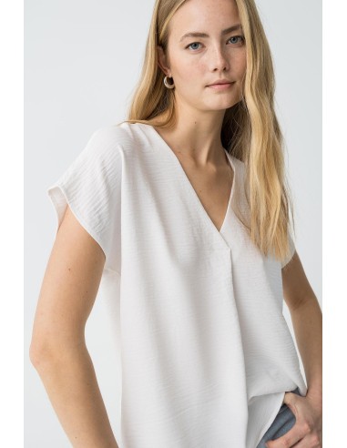 BLUSA-FLUIDA-SATINADA-ESCOTE-PICO-MANGA-CORTA-MAXINE-TIFFOSI