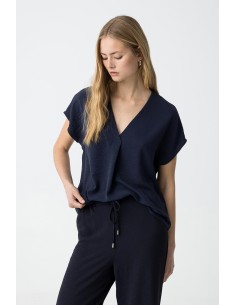 BLUSA-FLUIDA-SATINADA-ESCOTE-PICO-MANGA-CORTA-MAXINE-TIFFOSI 2