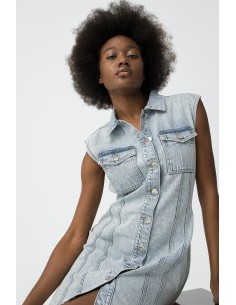 VESTIDO-DENIM-AZUL-CLARO-ABOTONADO-CUELLO-SOLAPA-ATHENA-TIFFOSI 2