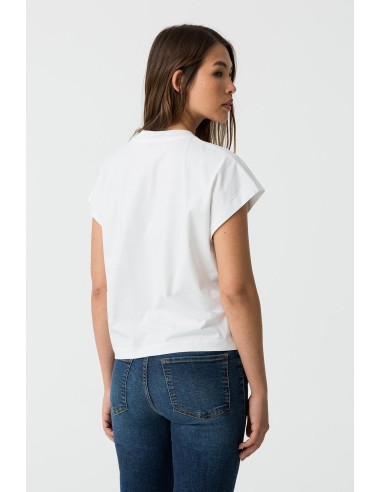 CAMISETA-BLANCA-BORDADO-ROJO-FRONTAL-BELLA-TIFFOSI