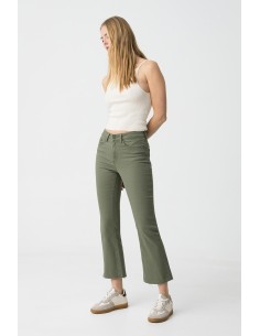 PANTALONES-VERDES-MEGAN-CROPPED-CINCO-BOLSILLOS-TIFFOSI 2