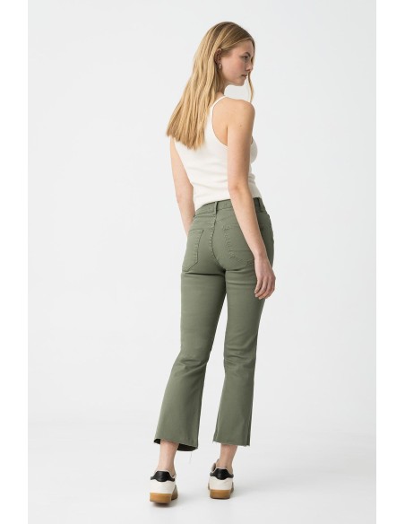 PANTALONES-VERDES-MEGAN-CROPPED-CINCO-BOLSILLOS-TIFFOSI PANTALONES-VERDES-MEGAN-CROPPED-CINCO-BOLSILLOS-TIFFOSI