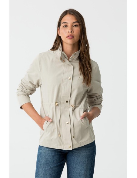 CHAQUETA-PARKA-EIGE-ANOTONADA-CORDÓN-AJUSTABLE-VELA-TIFFOSI