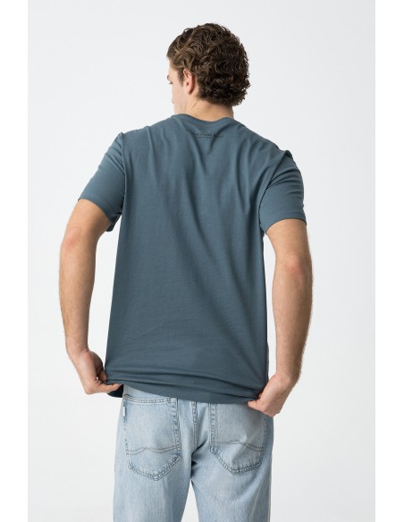 CAMISETA-AZULÓN-ESTAMPADO-FRONTAL-RHYS-TIFFOSI