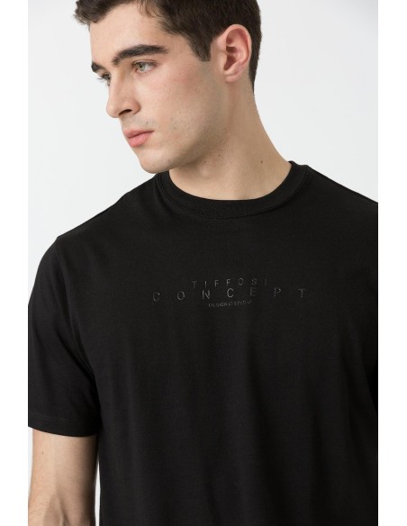 CAMISETA-BORDADO-TEXTO-FRONTAL-TRASERO-MANGA-CORTA-DAYTON-TIFFOSI