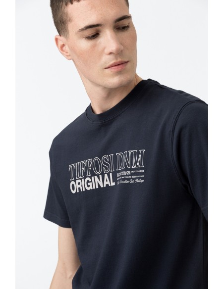 CAMISETA-AZUL-MARINO-LETRAS-CONTRASTE-FRONTAL-KARTER-TIFFOSI