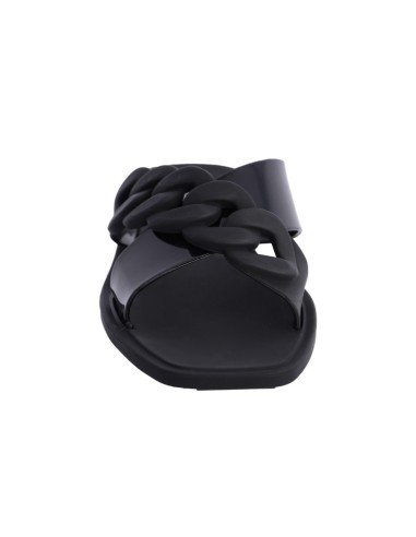 CHANCLAS-NEGRAS-DOS-TIRAS-CRUZADAS-LIS-CADENA-SANTORINI-FORTIME