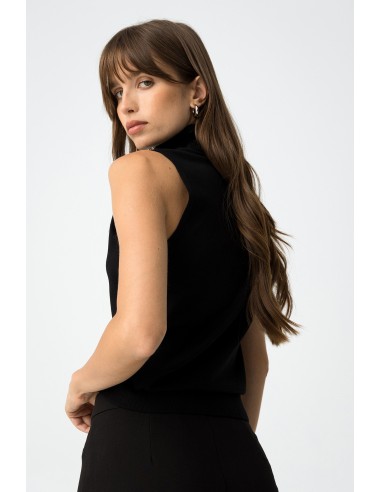 TOP-NEGRO-CUELLO-ALTO-CANALÉ-CECILIA-TIFFOSI
