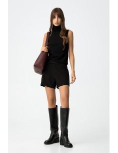 TOP-NEGRO-CUELLO-ALTO-CANALÉ-CECILIA-TIFFOSI