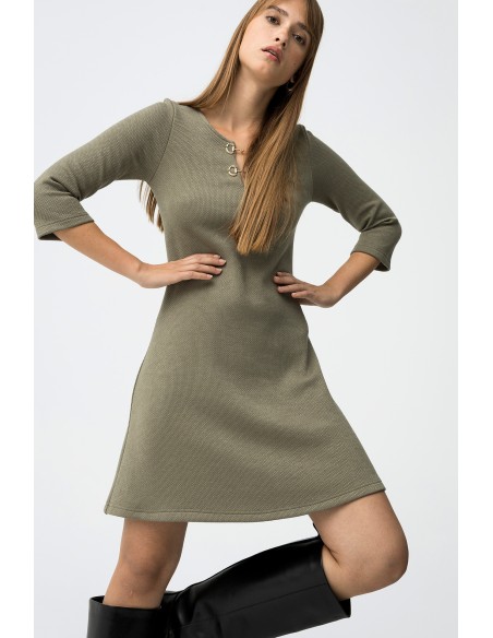 VESTIDO-VERDE-CORTO-DETALLE-ADORNP-FRONTAÑ DORADO-HENRY-TIFFOSI VESTIDO-VERDE-CORTO-DETALLE-ADORNP-FRONTAÑ DORADO-HENRY-TIFFOSI