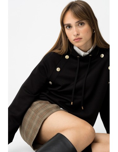 SUDADERA-DETALLE-BOTONES-DORADOS-CAPUCHA-NEGRA-BINGO-TIFFOSI
