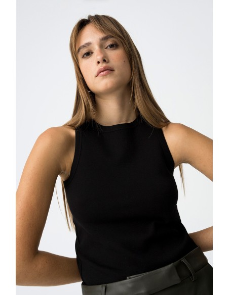 camiseta-top-sisa-cuello-redondo-básica-atemporal-fig-tiffosi camiseta-top-sisa-cuello-redondo-básica-atemporal-fig-tiffosi