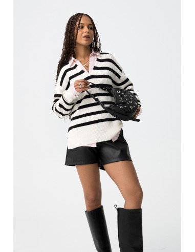 SHORTS-EFECTO-PIEL-NEGRO-BOLSILLOS-CINTURA-ELÁSTICA-SONIA-TIFFOSI