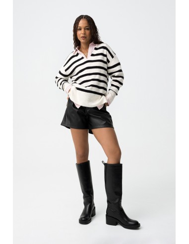 SHORTS-EFECTO-PIEL-NEGRO-BOLSILLOS-CINTURA-ELÁSTICA-SONIA-TIFFOSI