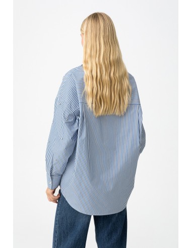 CAMISA-OVERSIZE-RAYAS-AZULES-BLANCAS-PIEDRAS-ENGARZADAS-ABIGAIL-TIFFOSI