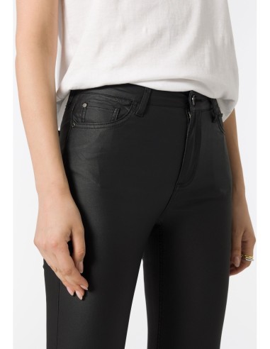 PANTALONES-EFECTO-PIEL-PERMERA-ACAMPANADA-MEGAN-TIFFOSI