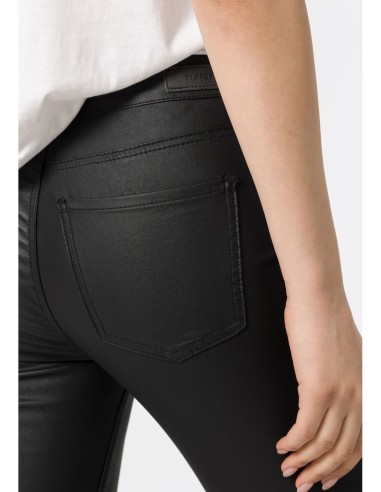 PANTALONES-EFECTO-PIEL-PERMERA-ACAMPANADA-MEGAN-TIFFOSI