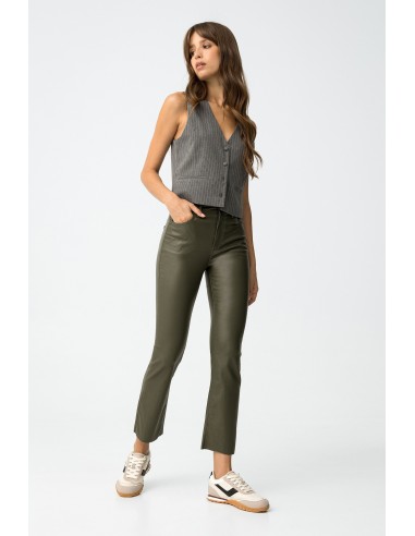 PANTALONES-EFECTO-PIEL-PERMERA-ACAMPANADA-MEGAN-TIFFOSI