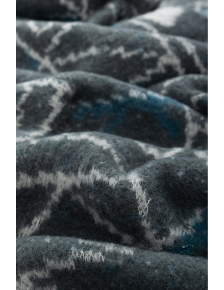 BUFANDA-TONOS-OSCUROS-DETALLES-BLANCO-REAL-ANEKKE