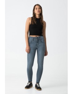 VAQUEROS-SKINNY.AZUL-GRISÁCEO-TIRO-ALTO-PUSH-UP-PUSH-IN-TIFFOSI