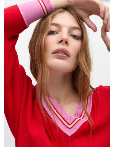 JERSEY-PICO-ROJO-DETALLES-ROSAS-CUELLO-PUÑOS-LOLA-CASADEMUNT