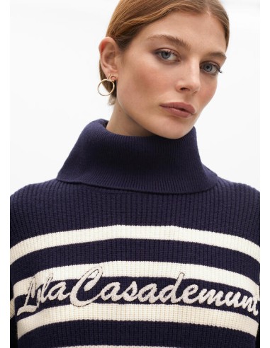 JERSEY-MARINO-BLANCO-CUELLO-ALTO-LOGO-PARTE-FRONTAL-LOLA-CASADEMUNT