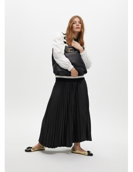 JERSEY-RAYAS.NEGRO-BLANCO-MANGAS-POPEL,IN-BOTONES-DORADOS-LOLA-CASADEMUNT