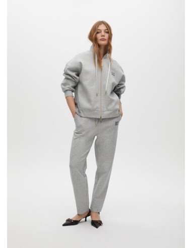 SUDADERA-CIERRE-CREMALLERA-CAPUCHA.CORDONES-LOFO-FRASE-TRASERA-LOLA-CASADEMUNT