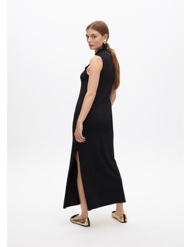 VESTIDO-LARGO-NEGRO-CUELLO-HALTER--LOLA-CASADEMUNT