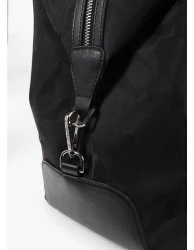 BOLSA-VIAJE-NEGRA-NYLON-CAMUFLAJE-FIN-DE-SEMANA-LOLA-CASADEMUNT