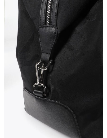 BOLSA-VIAJE-NEGRA-NYLON-CAMUFLAJE-FIN-DE-SEMANA-LOLA-CASADEMUNT