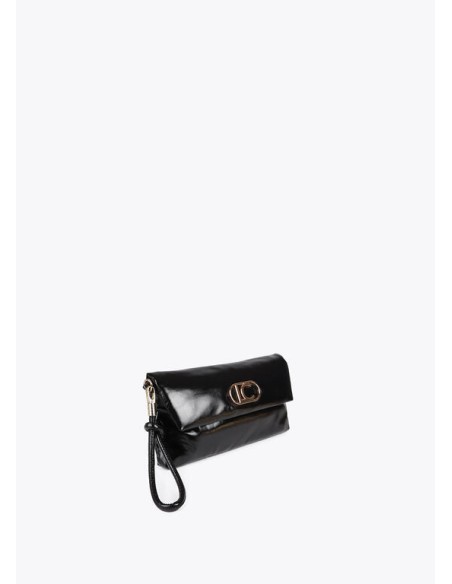 CARTERA-MANO-SOLAPA-EFECTO-PIEL-LOGO-DORADO-ASA-MANO-LOLA-CASADEMUNT