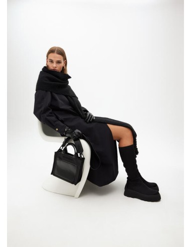 BANDOLERA-NEGRA-COMBINADA-NYLON-EFECTO-PIEL-DOS-ASAS-MANO-ASA-BANDOLERA-COMPARTIMENTO-FRONTAL-LOLA-CASADEMUNT