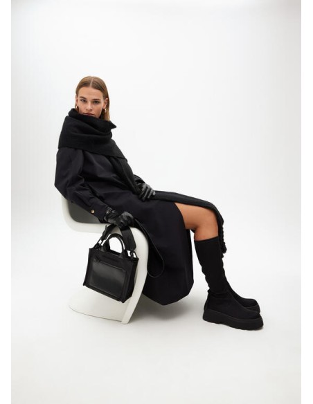 BANDOLERA-NEGRA-COMBINADA-NYLON-EFECTO-PIEL-DOS-ASAS-MANO-ASA-BANDOLERA-COMPARTIMENTO-FRONTAL-LOLA-CASADEMUNT