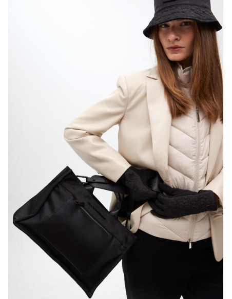 BOLSO-NEGRO-COMBINADO-NYLON-EFECTO-PIEL-DOS-ASAS-MANO-ASA-BANDOLERA-COMPARTIMENTO-FRONTAL-LOLA-CASADEMUNT