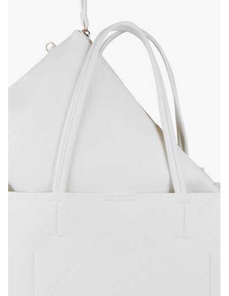 SHOPPER-MONOGRAMA-ROMBOS-DOS-ASAS-HOMBRO-LOGO-DORADO-OVALADO-LOLA-CASADEMUNT