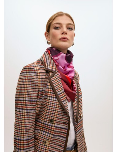 PAÑUELO-CUADRADO-FLOR-LOGO-BORDES-LOLA-CASADEMUNT