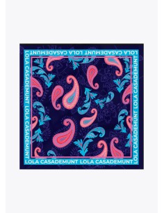 PAÑUELO-CUADRADO-PAISLEY-AZUL-LILA-LOGO-BORDES-LOLA-CASADEMUNT