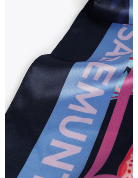 PAÑUELO-CUADRADO-PAISLEY-AZUL-LILA-LOGO-BORDES-LOLA-CASADEMUN