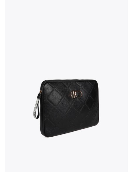 FUNDA-ORDENADOR-MONOGRAMA-ROMBOS-COMPARTIMETO-TRASERO-ASA-MANO-ASA-BANDOLERA-REGULABLE-EXTRAÍBLE-LOLA-CASADEMUNT