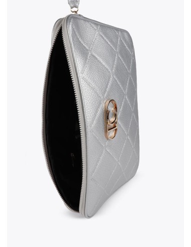 FUNDA-ORDENADOR-MONOGRAMA-ROMBOS-COMPARTIMETO-TRASERO-ASA-MANO-ASA-BANDOLERA-REGULABLE-EXTRAÍBLE-LOLA-CASADEMUNT