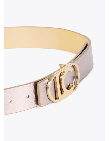 CINTURÓN-REVERSIBLE-TONOS-METALIZADOS-PLATA-DORADO-HEBILLA-LOGO-DORADO-OVALADO-LOLA-CASADEMUNT