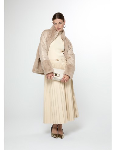 ABRIGO-COMBIMADP-CRUDO-PELO-PLUMAS-LOGO-MANGA-CIERRE-CREMALLERA-LOLA-CASADEMUNT