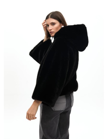 ABRIGO-PELO-NEGRO-CAPUCHA-AJUSTABLE-CIERRE-CREMALLERA-INTERIOR-FORRADO-ESTAMPADO-ANIMAL-PRINT-LOLA-CASADEMUNT