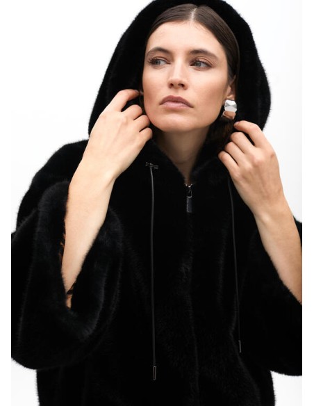 ABRIGO-PELO-NEGRO-CAPUCHA-AJUSTABLE-CIERRE-CREMALLERA-INTERIOR-FORRADO-ESTAMPADO-ANIMAL-PRINT-LOLA-CASADEMUNT