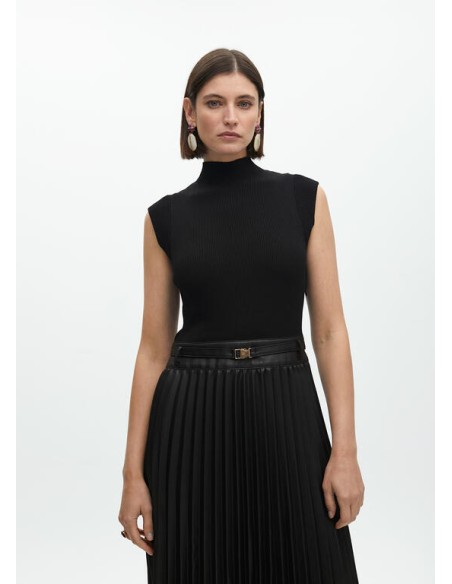 VESTIDO-MIDI.NEGRO-SIN-MANGAS-PLISADO-EFECTO-PIEL-CINTURÓN-LOLA-CASADEMUNT