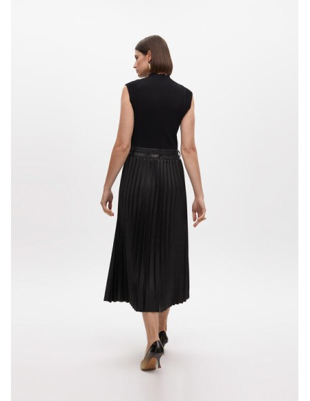 VESTIDO-MIDI.NEGRO-SIN-MANGAS-PLISADO-EFECTO-PIEL-CINTURÓN-LOLA-CASADEMUNT