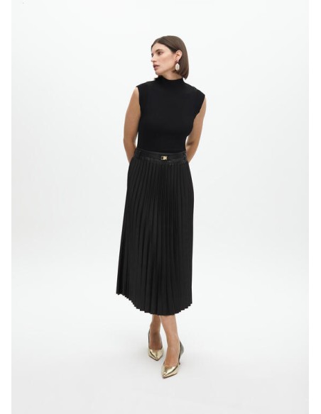 VESTIDO-MIDI.NEGRO-SIN-MANGAS-PLISADO-EFECTO-PIEL-CINTURÓN-LOLA-CASADEMUNT