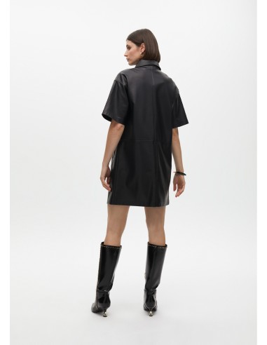 VESTIDO-MIDI-OVERSIZE-NEGTO-MANGA-CORTA-BOTONES-DORADOS-CUELLO-CLÁSICO-LOLA-CASADEMUNT